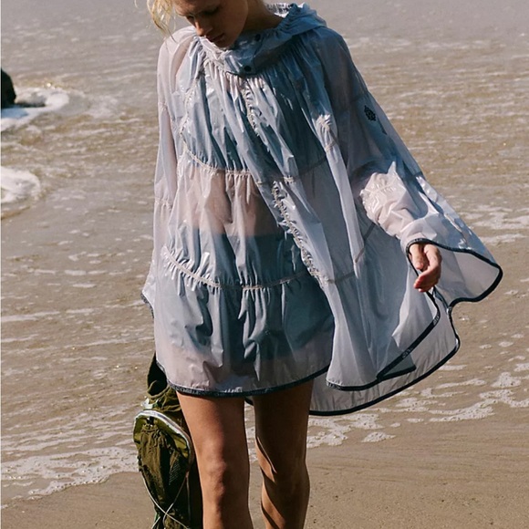 Gorgeous,Free People Rain Drop Portable Poncho NWOT color Titanium ❤️ - Picture 6 of 7
